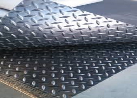 Китай Размер Machinable алюминиевой Chequered плиты 3003 6061 изготовленный на заказ для пола рефрижерации поставщик