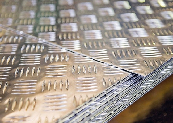 Китай лист 3003 плиты проступи алюминия 3мм 5мм катушка 5052 1100 пустая Брите алюминиевая поставщик